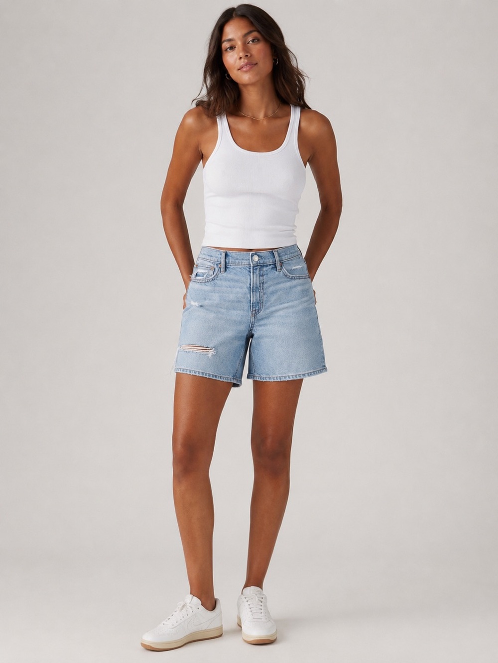 American Eagle 00 Relaxed Short High Rise Denim Women’s Shorts Distressed 2023